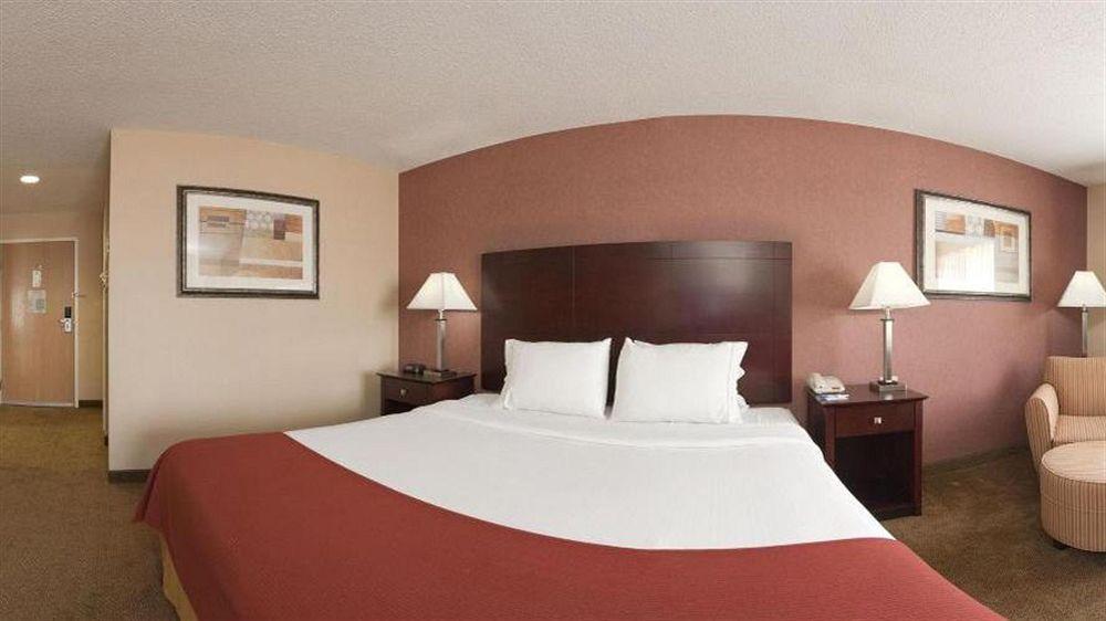 Holiday Inn Express Hotel & Suites Cincinnati-North/Sharonville Exterior foto