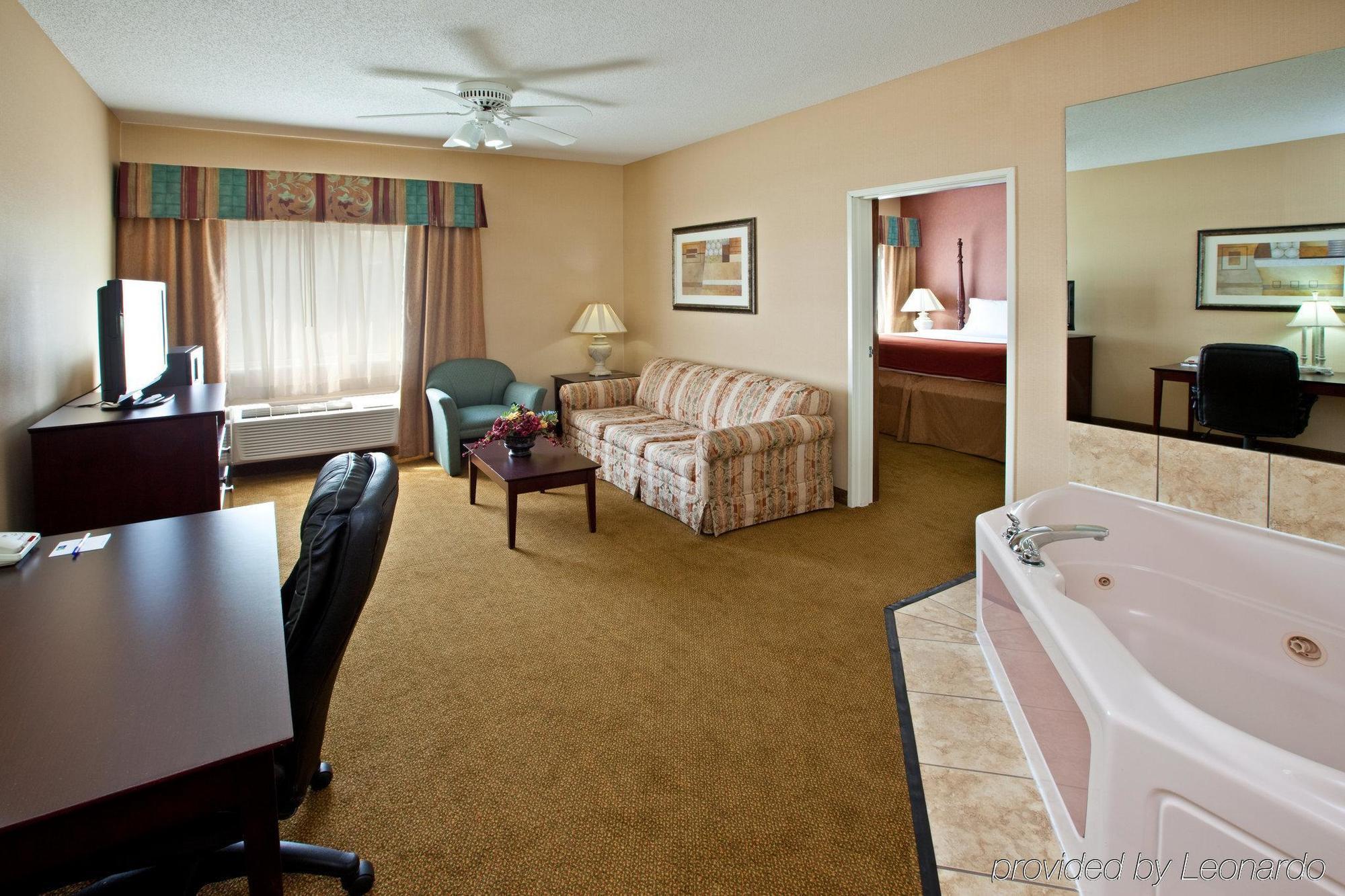 Holiday Inn Express Hotel & Suites Cincinnati-North/Sharonville Quarto foto