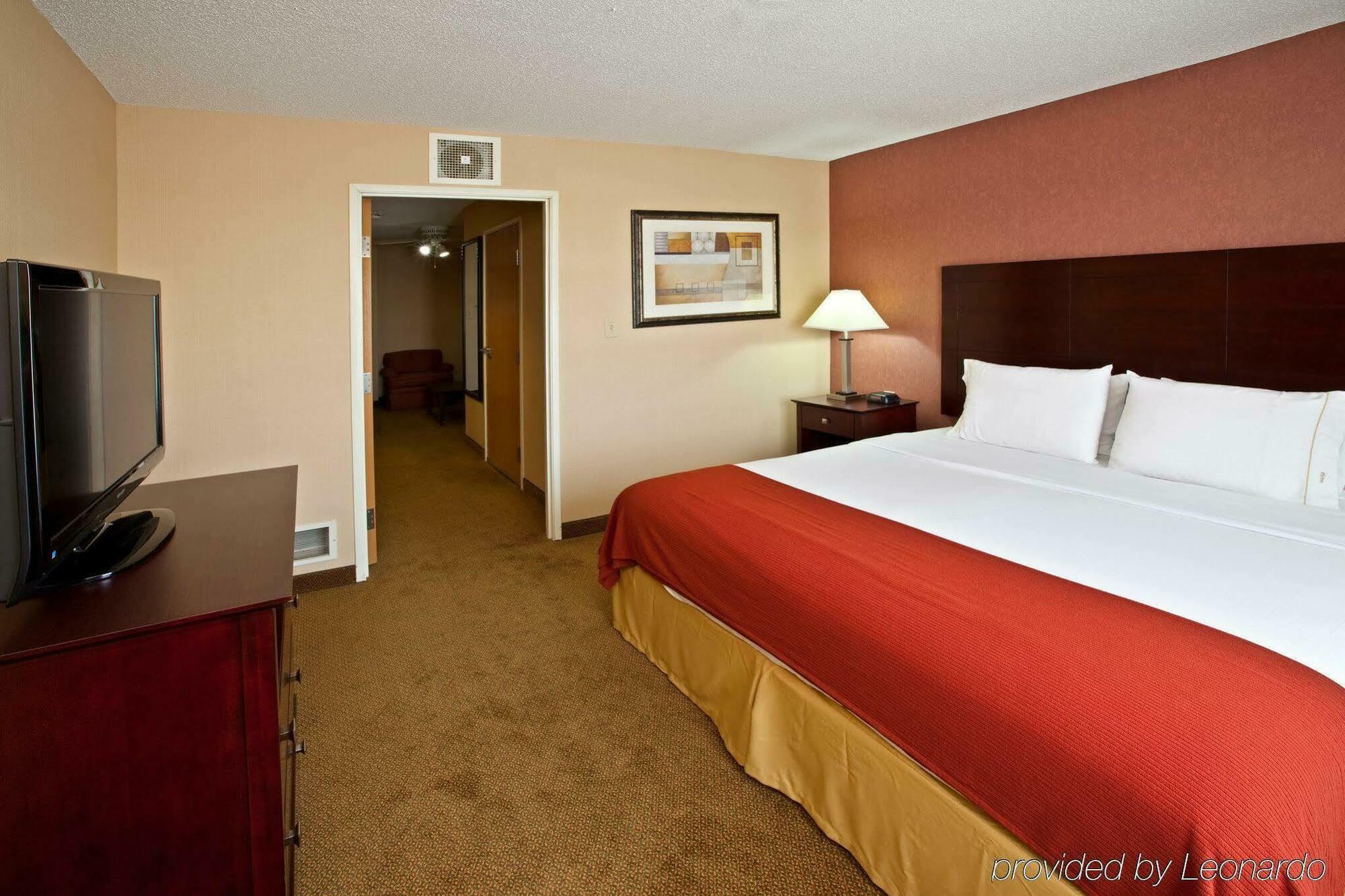Holiday Inn Express Hotel & Suites Cincinnati-North/Sharonville Exterior foto